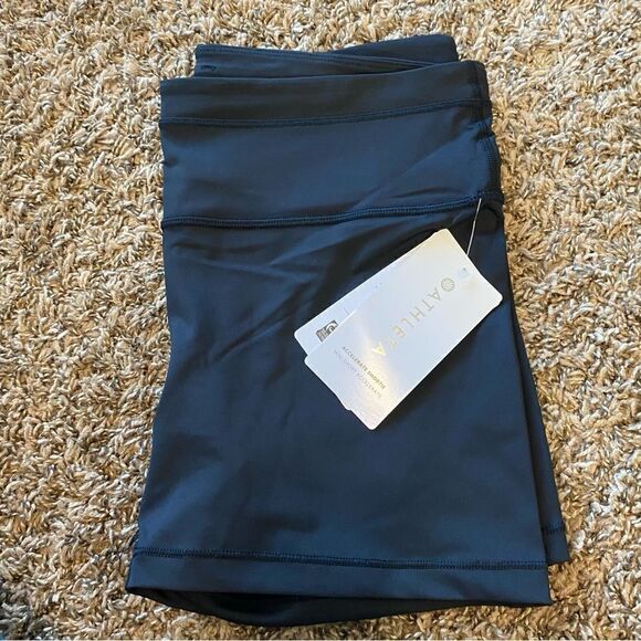 Athleta Accelerate Shortie - Picture 6 of 11